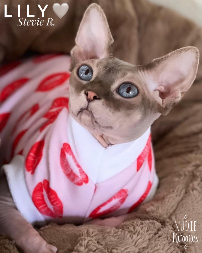 Holiday Valentine Shirt with lipstick smooches for your sphynx cat and kitten. Best sphynx cat clothes, sweaters and shirts.