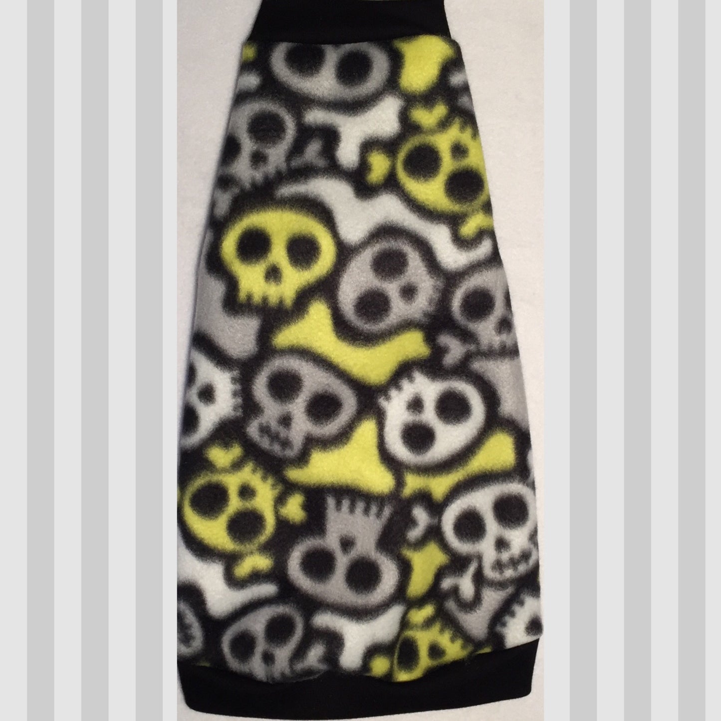 Grey and Yellow Skull Fleece "Good Cats Gone Bad" - Nudie Patooties
