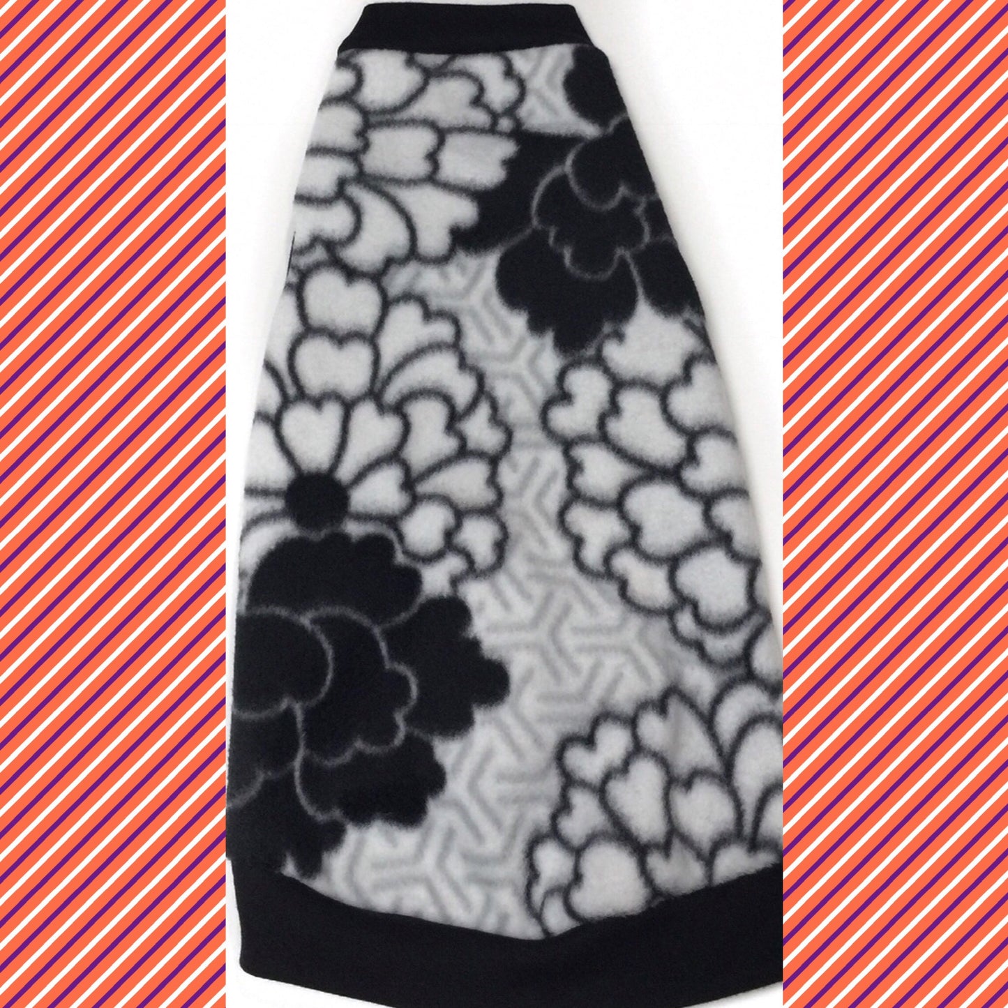 Nudie Patooties Fleece shirt for your sphynx cat, sphynx kitten, Donskoy, Bambino Cat, cornish rex, peterbald and devon rex cat. Sphynx cat clothes, shirts and sweaters.